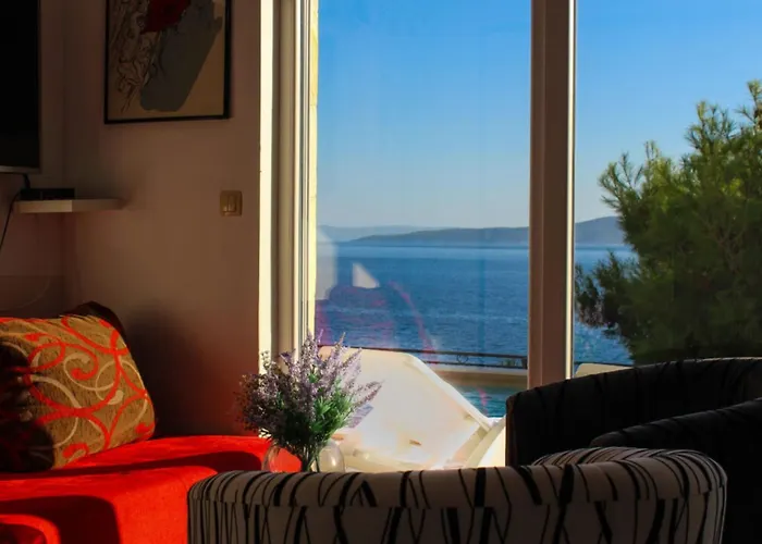 شقة Seafront Sea Relax With Private Pool Balcony