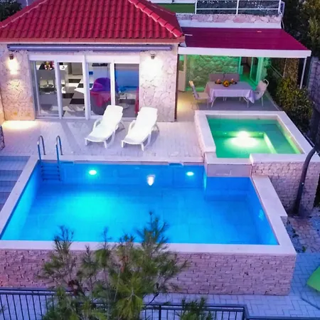 Seafront Sea Relax With Private Pool Balcony Lejlighed Pisak