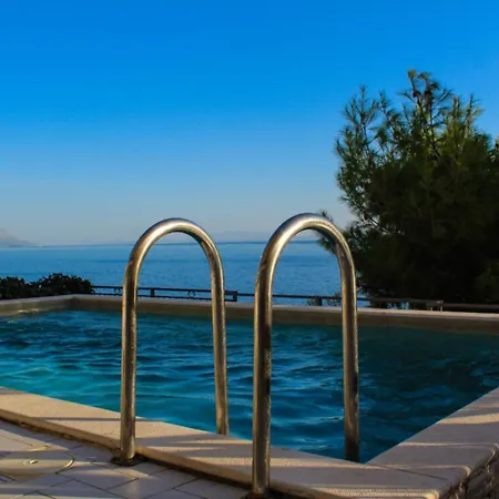 Apartamento Seafront Sea Relax With Private Pool Balcony Pisak