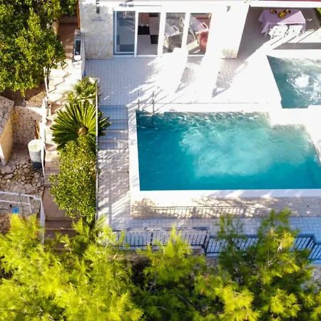 Seafront Sea Relax With Private Pool Balcony Pisak