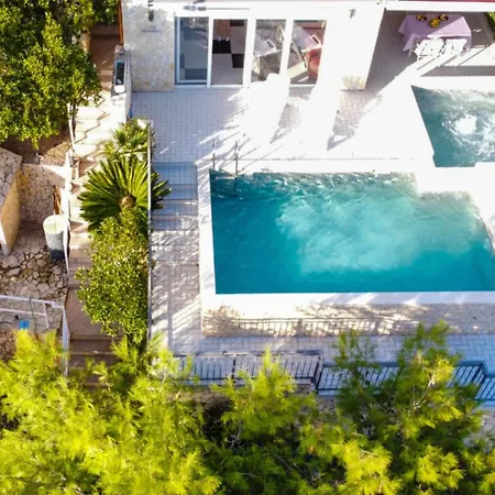 Seafront Sea Relax With Private Pool Balcony Pisak